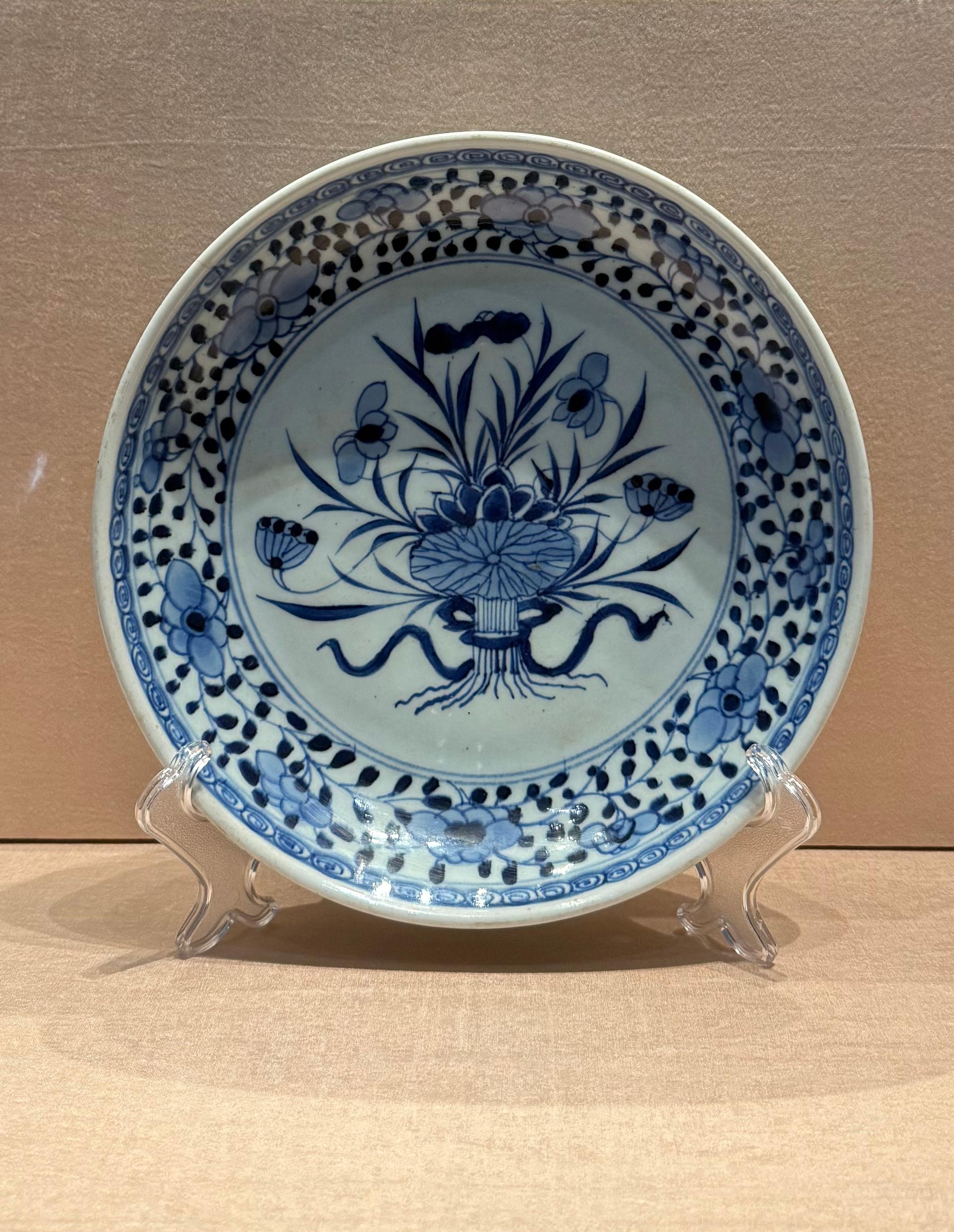 青花一把莲瓷盆